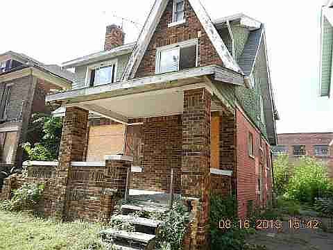 2696 Clairmount