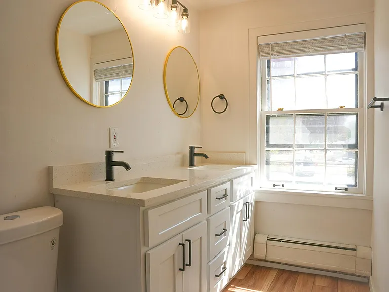 960 N Sherman St #2E — Photo 6