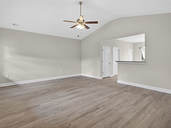 4th image of 311 S Plainview Dr