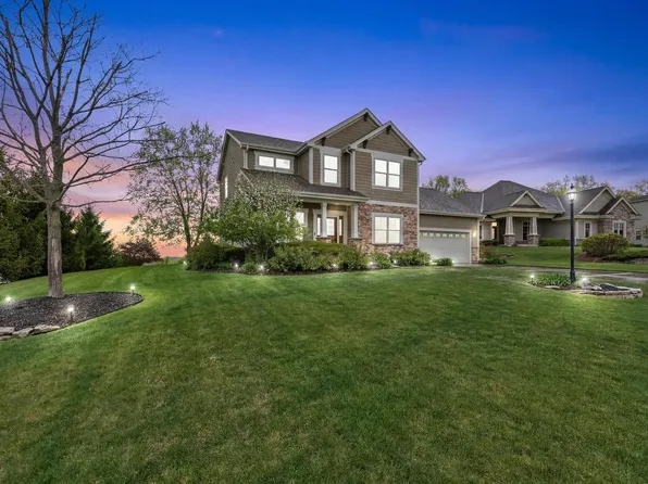 3967 Oakmont TRAIL, Waukesha, WI 53188