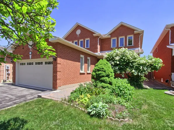11 Zucchet Ct, Vaughan, ON L4L 7M5
