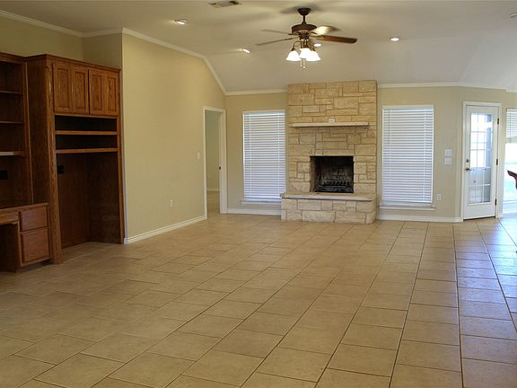 4th image of 1405 Parkwood Ct