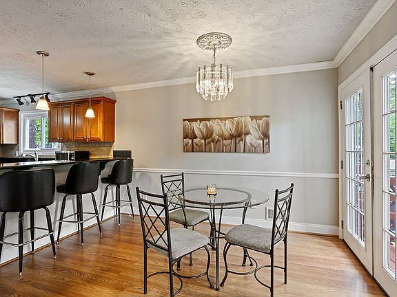 4th image of 5051 Station Cir