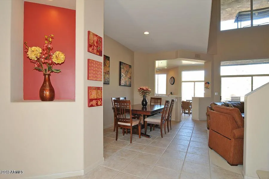 3 bed, 3.0 bath, 2628 sqft, $3,500 — Photo 4