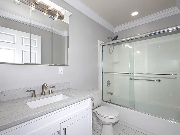 Fairfield Knolls South — Photo 18