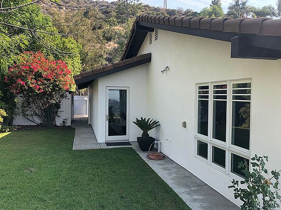 5th image of 944 Big Briar Way