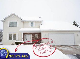 4704 W Grand Meadows Dr, Appleton, WI 54914