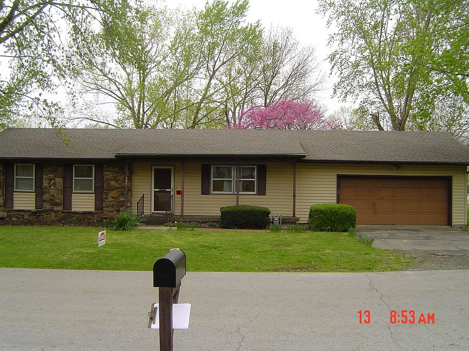 1st image of 405 W Orange St