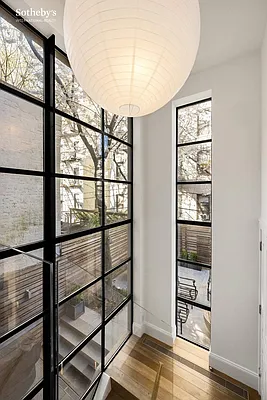 Sold by Sotheby's International Realty | media 33
