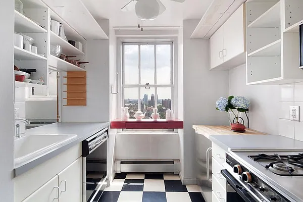 Rented by Corcoran | media 25