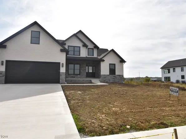 620 Berklee Dr, Youngstown, OH 44514