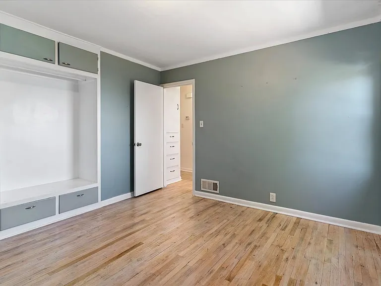15 E Sylvia Dr — Photo 5