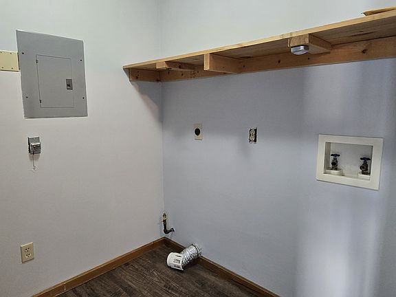 5th image of 2029 Lincoln Way E #A