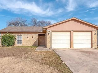 1128 Georgian Rd E, Fort Worth, TX 76179