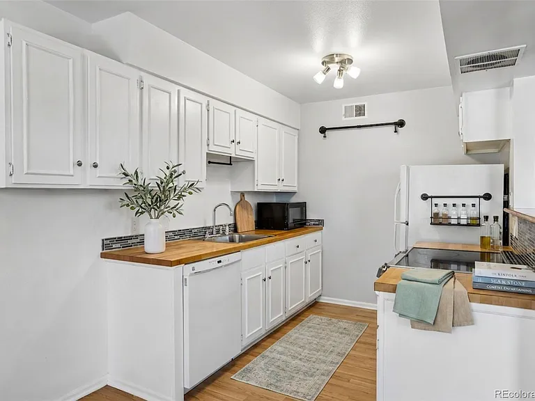 3141 S Tamarac Dr #301-F — Photo 3