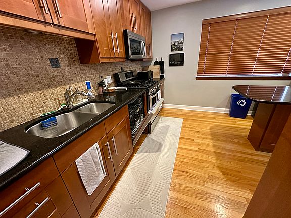 4th image of 1651 N Dayton St APT 303