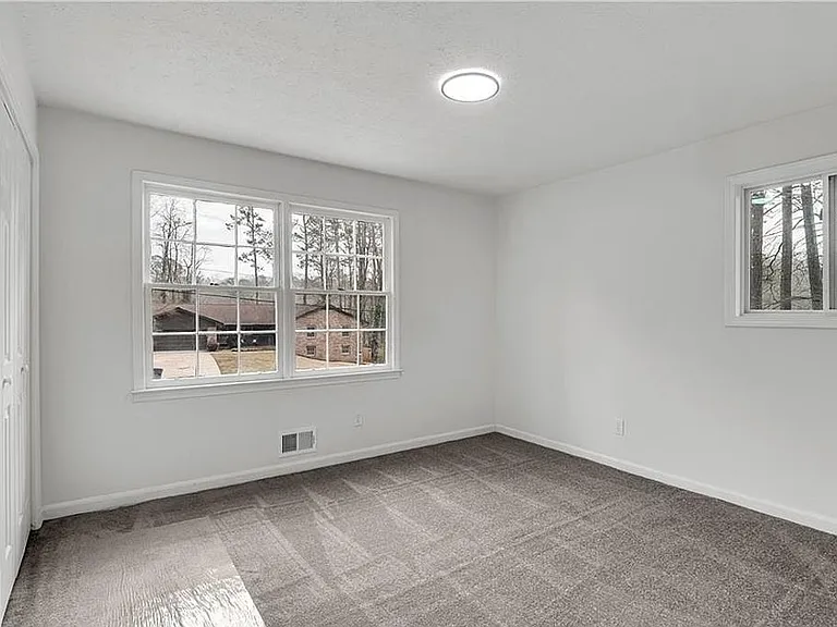 5114 Fawn Trl SE — Photo 2