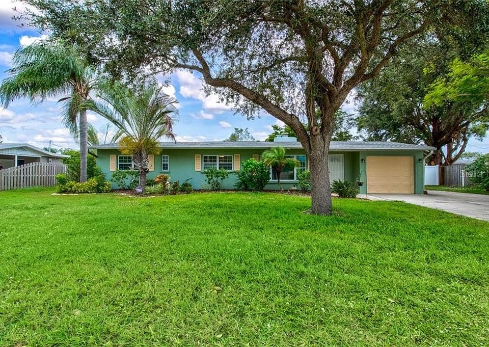 1st image of 2755 Goldenrod St