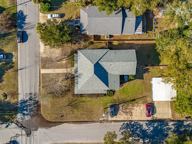 1224 E Strong St — Photo 33