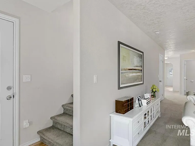 140 SW Quaker Dr — Photo 5