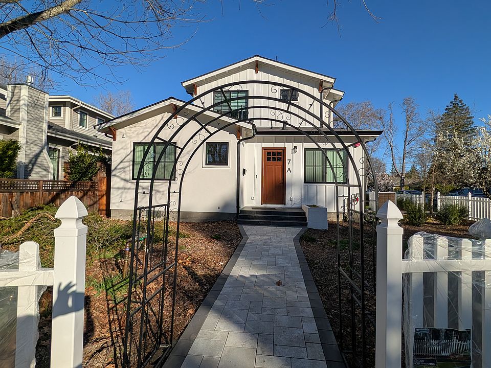 1st image of 7A Tulip Ln #A