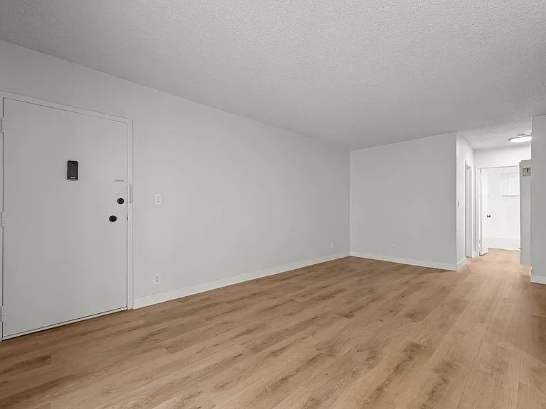 928 4th St #5 — Photo 13