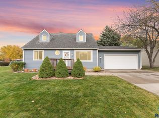3004 S Gibson Ave, Sioux Falls, SD 57106