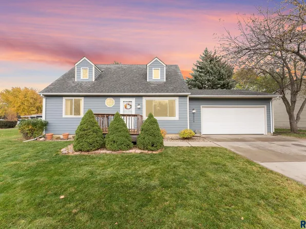 3004 S Gibson Ave, Sioux Falls, SD 57106