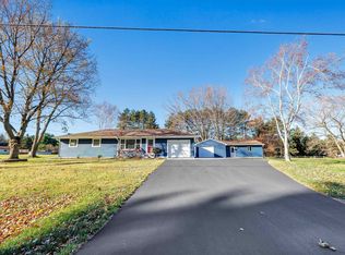 2545 Northwood Rd, Suamico, WI 54313