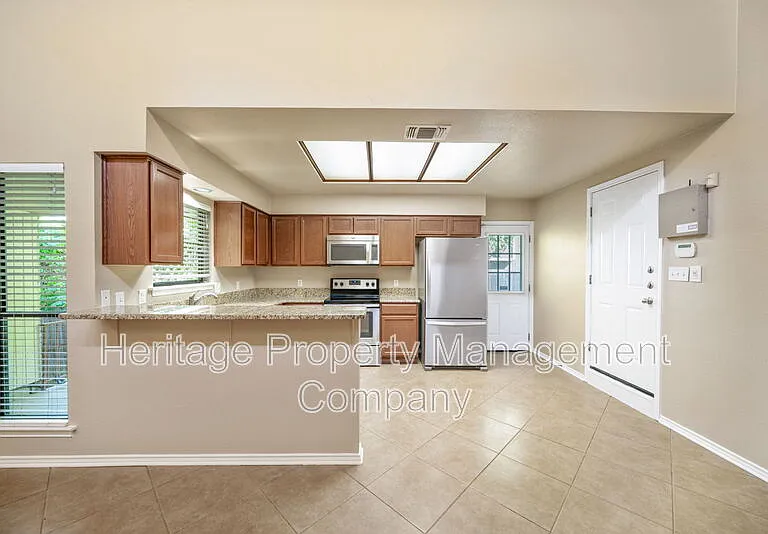 1932 Broken Oak St — Photo 9