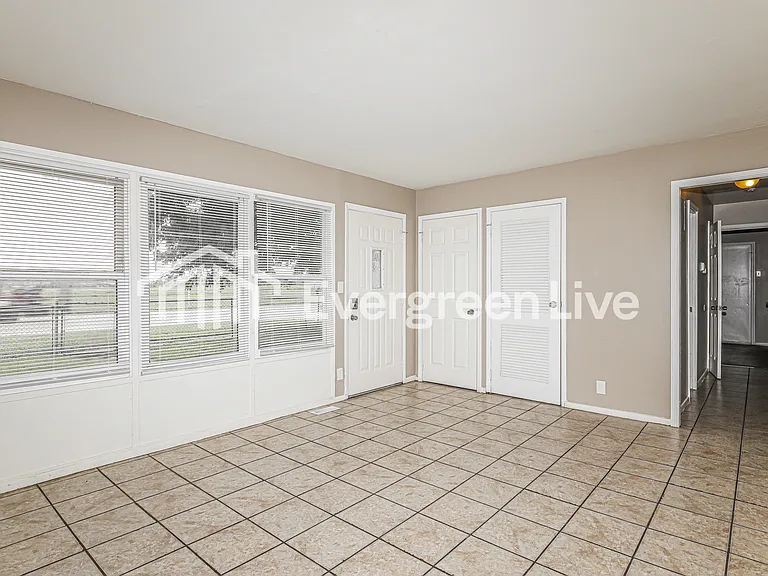 5102 W 30th St — Photo 7