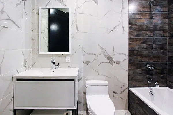 Rented by TheRealEstateCompany.com LLC | media 11