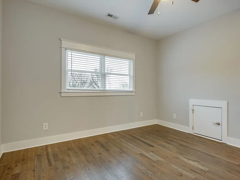 718 S 13th St — Photo 18