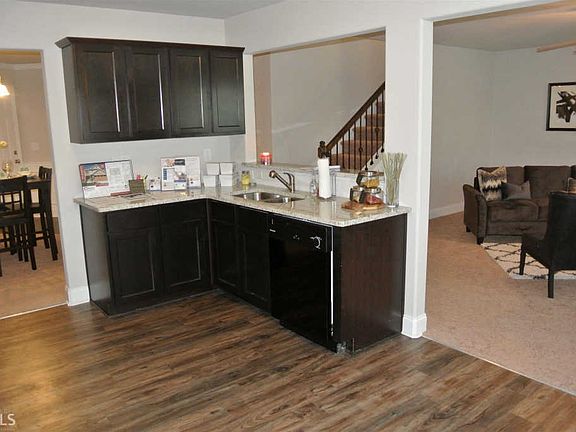 5th image of 192 Leland Ln #24