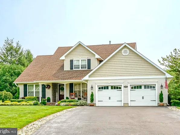 3215 Eglantine Dr, Vineland, NJ 08360