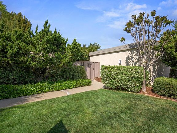2nd image of 10933 Sweet Oak St