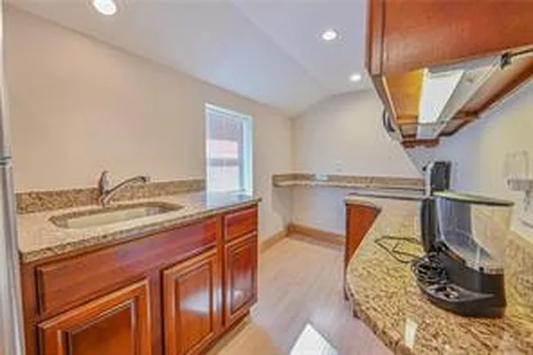 Sold by Remax Real Estate Professionals | media 29