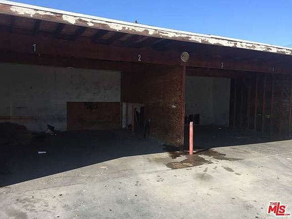 3rd image of 10803 Elliott Ave