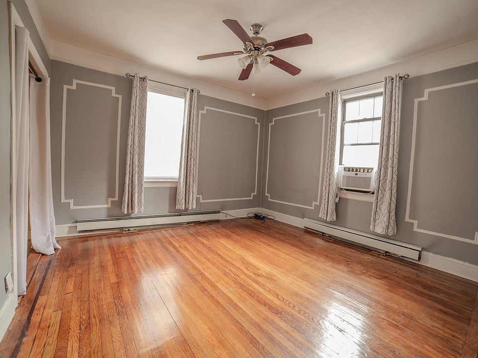 1st image of 3968 Bell Ave #2