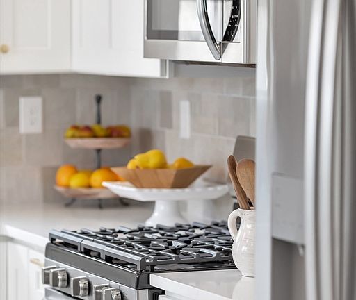5th image of 187 Colburn St #187