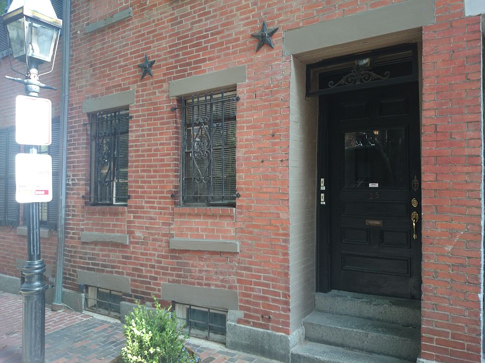2nd image of 25 Lawrence St #2