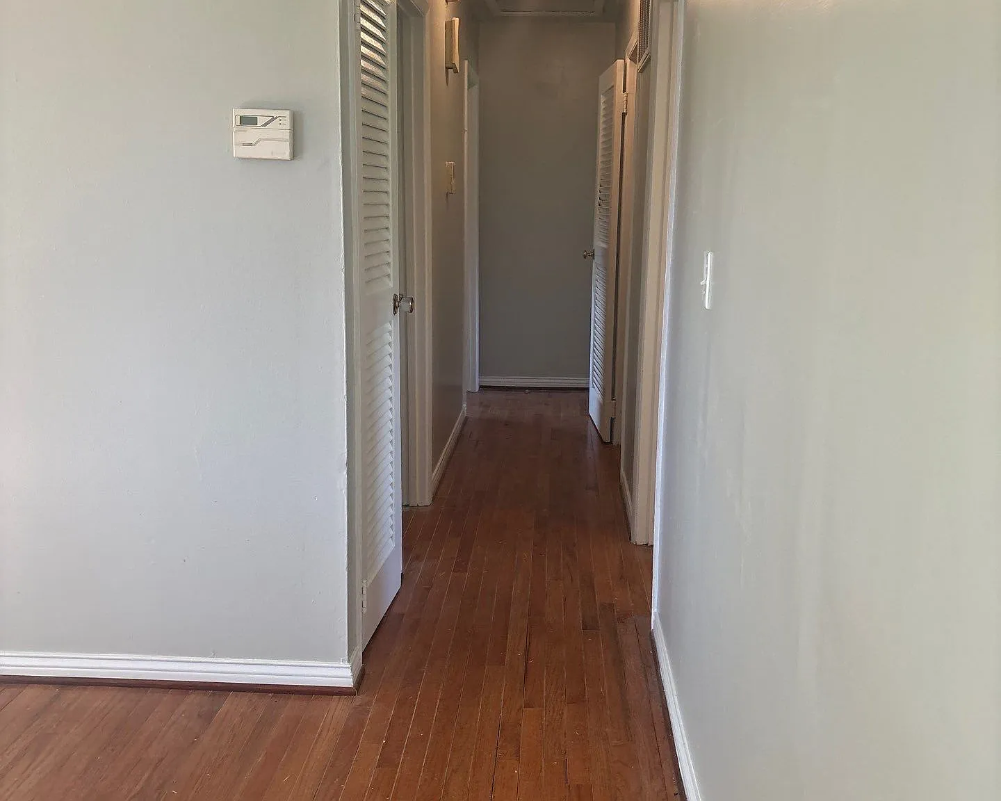 Narcissus Drive 4209 - 1 — Photo 4