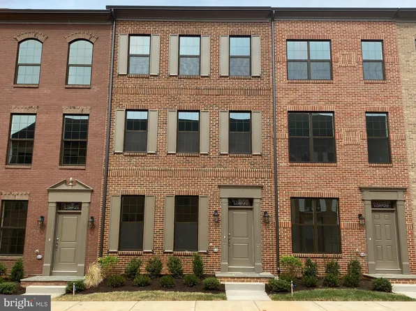 12544 Dehring Dr, Fairfax, VA 22033
