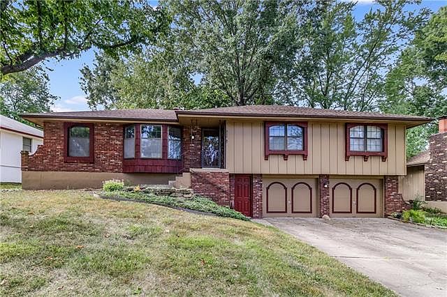 1st image of 512 NW Brett Cir