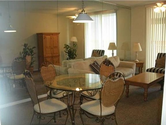 LIVINGROOM & DINNINGROOM