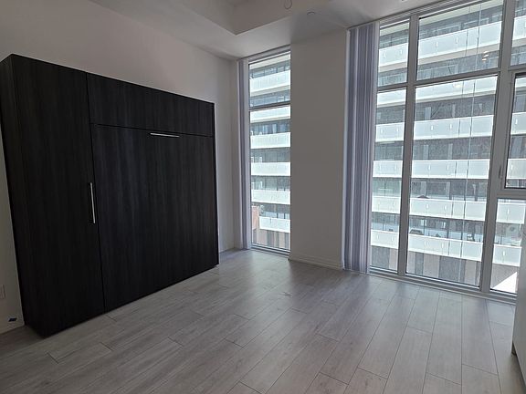 4th image of 400 King St W #901