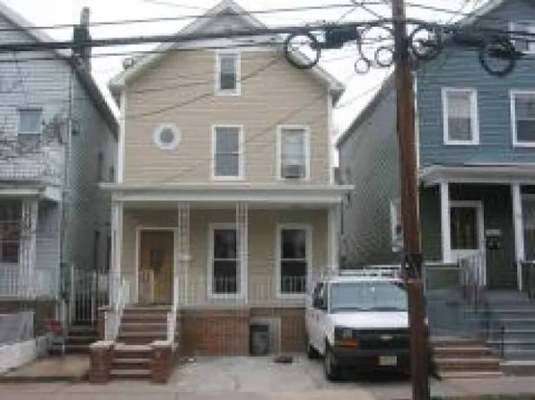 39 Orchard St, Elizabeth, NJ 07208