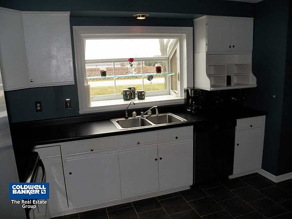 Another view of kitchen