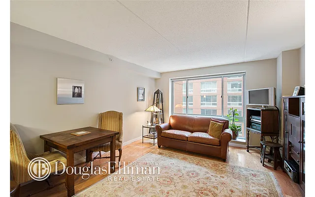 Sold by Douglas Elliman | media 14