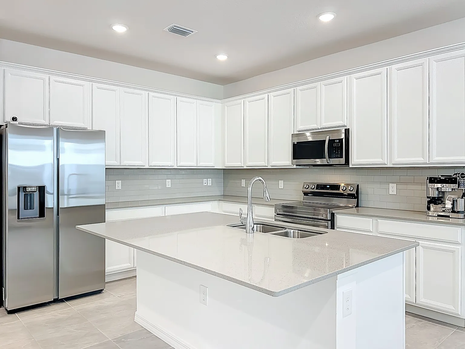 3 bed, 2024 sqft, $2,900 — Photo 3